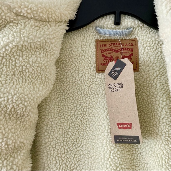 HP 💕 Levi's Women's Original Sherpa Trucker NWT - Picture 5 of 8